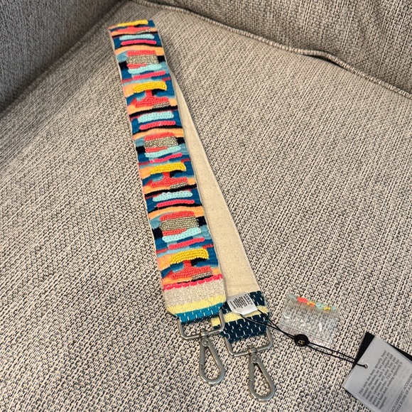 Colorful Patterned Women's Accessory Strap - Picture 8 of 8